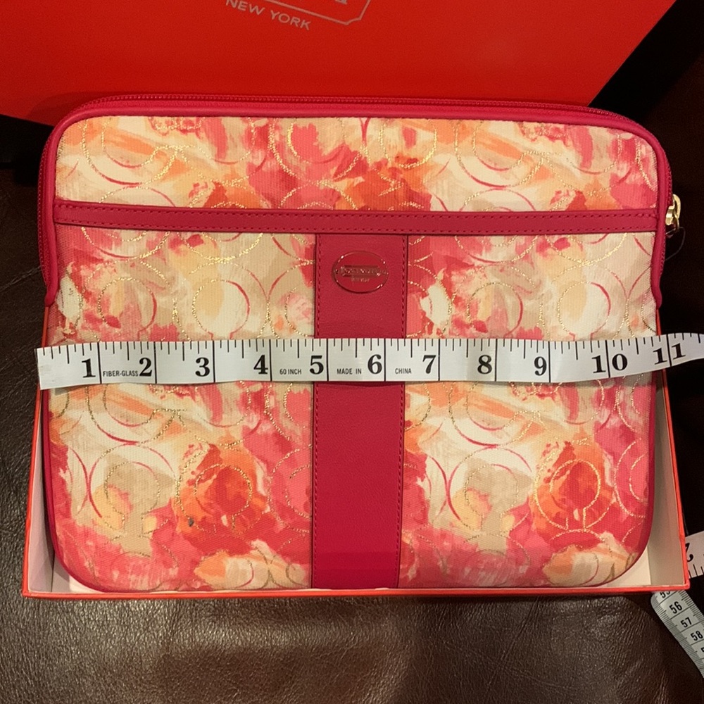 NWT 9”x11” iPad or device storage sleeve - Picture 3 of 6